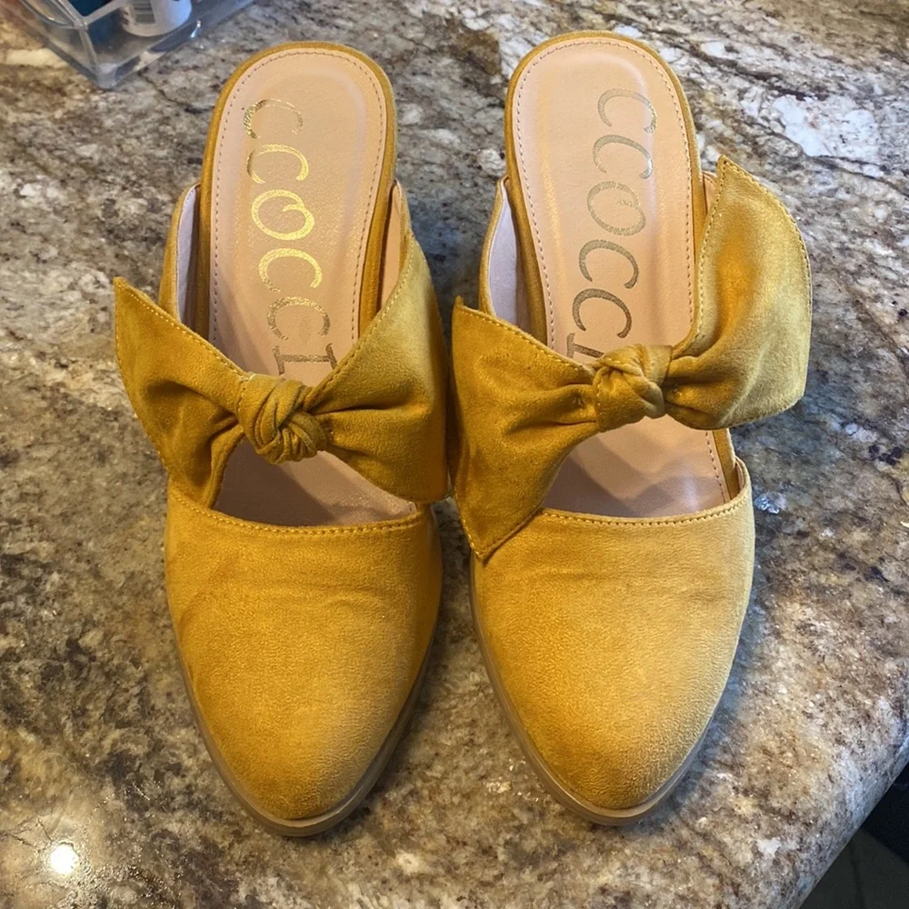 Mustard Stacked Leather Block Heel Bow Mule - Picture 9 of 9
